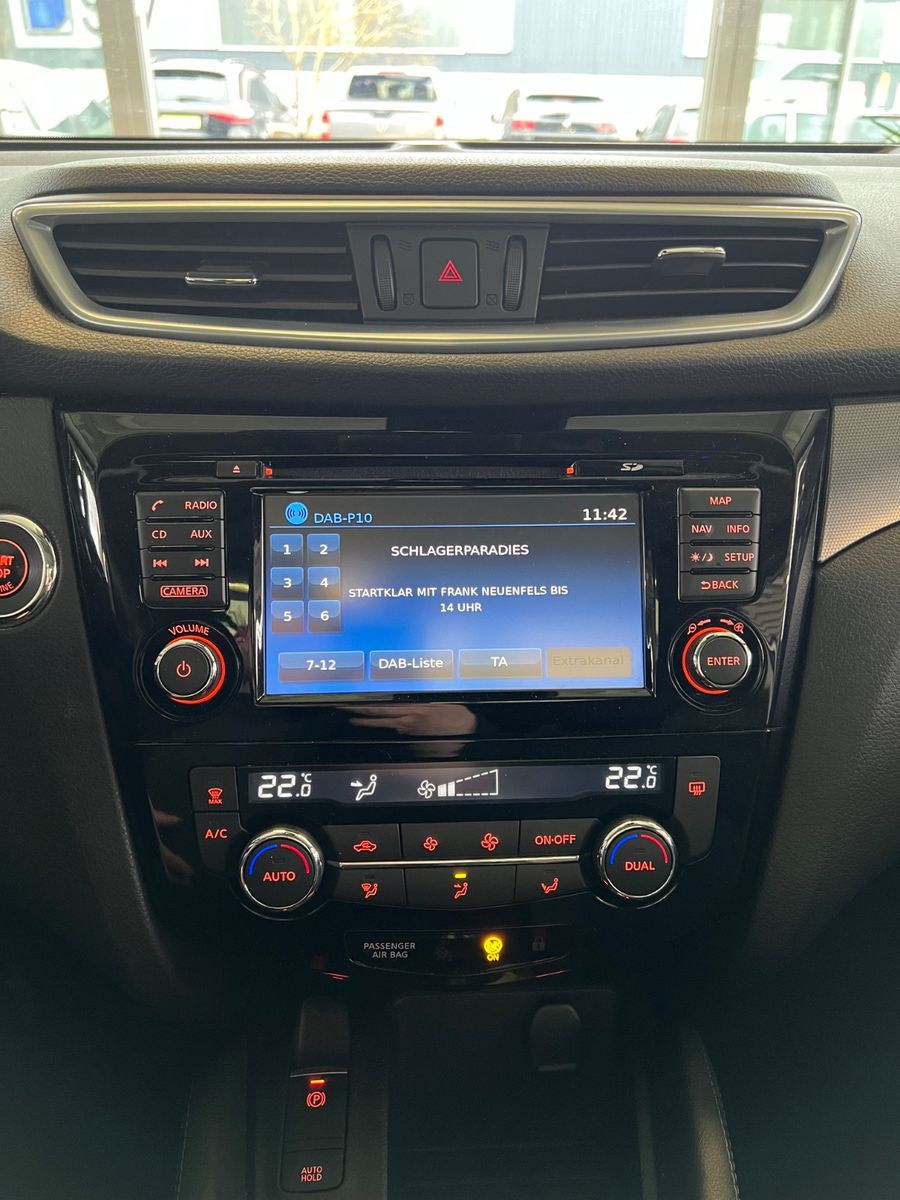 Fahrzeugabbildung Nissan Qashqai N-Connecta *1.HAND* NUR 22.005KM*