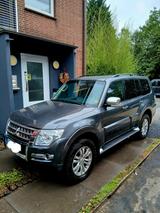 Mitsubishi Pajero 3,2 DI-D Montero-4WD Automatik  - gebrauchte Mitsubishi Pajero aus dem Jahr 2015
