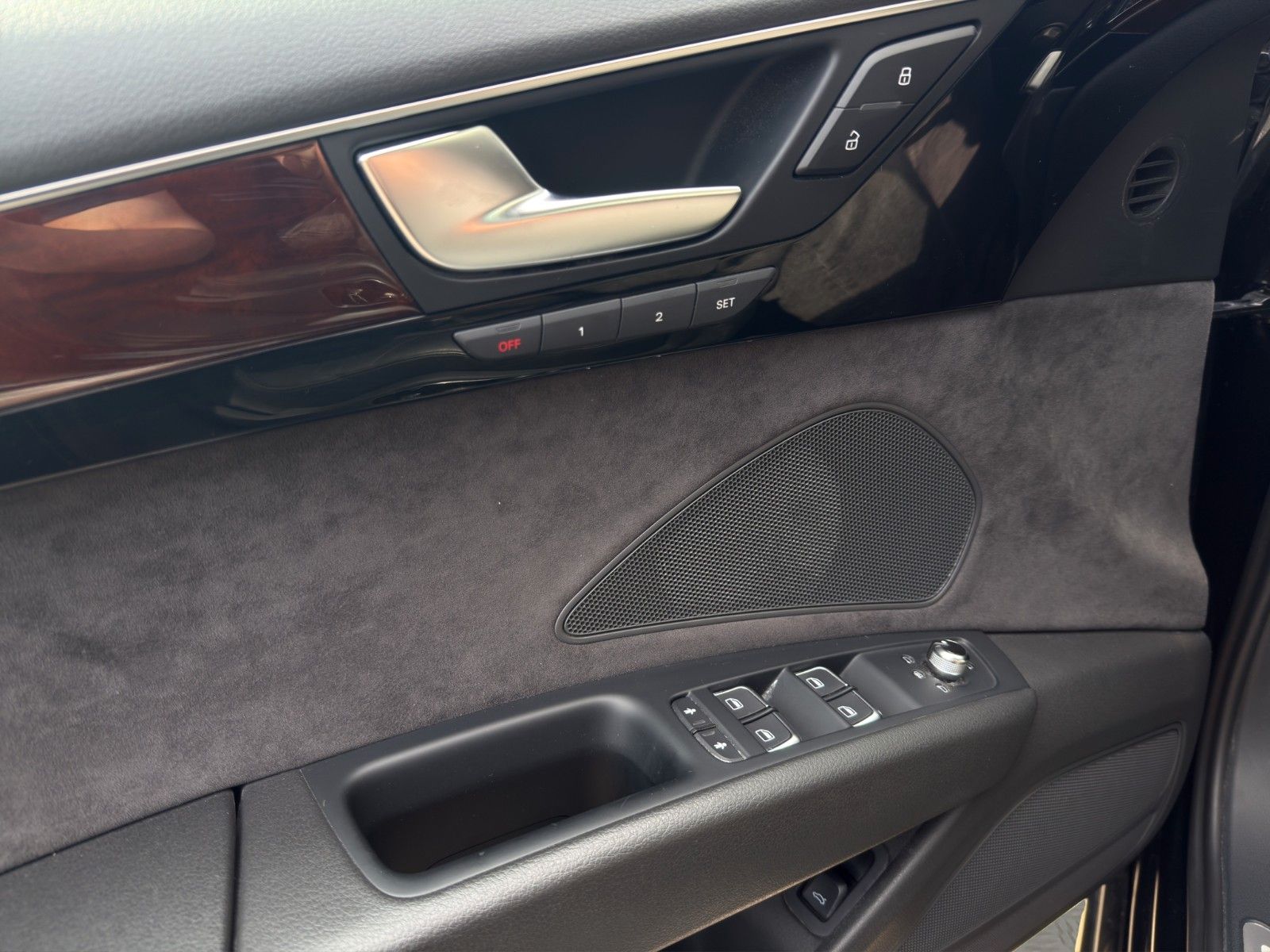 Fahrzeugabbildung Audi A8 quattro Keyless/Kamera/Memory/Bhz-Lenkrad