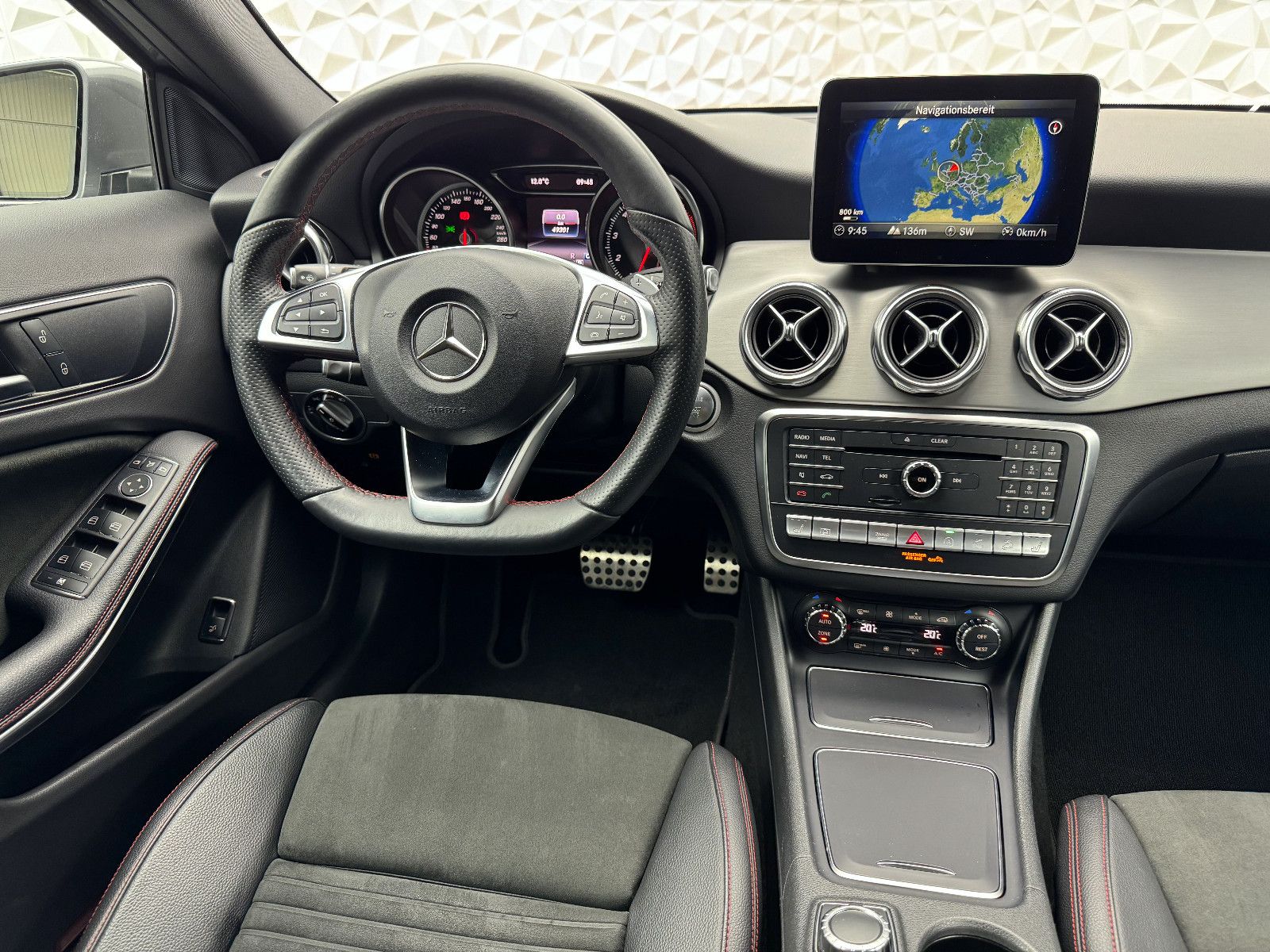 Fahrzeugabbildung Mercedes-Benz GLA 220 AMG/4MATIC/7G/KEYLESS/OFFROAD/IHC/R-CAM