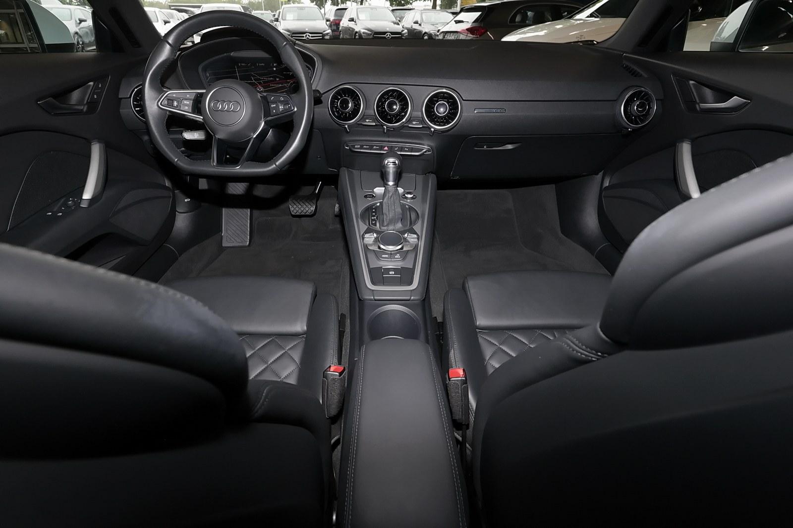 Audi TT 2,0 TFSI KAMERA+CARPLAY+TEMPOMAT+SPURHALTE