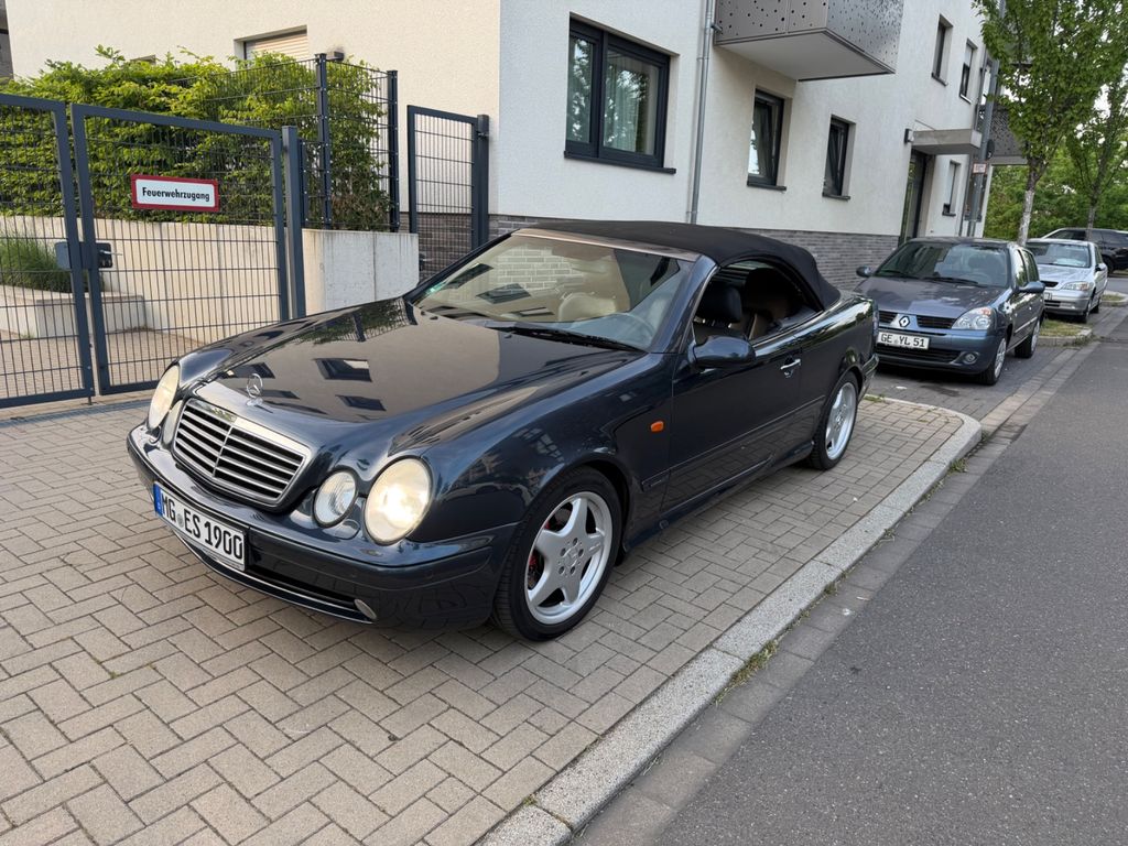 Mercedes-Benz CLK 320
