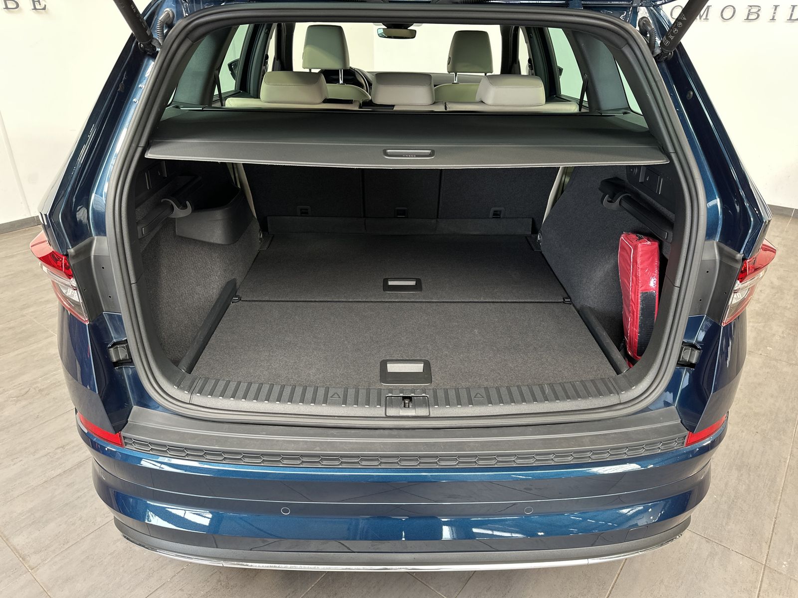 Fahrzeugabbildung SKODA Kodiaq 2.0 TDI L&K DSG 4x4 NAV+LED+PANO+ACC+19ZO