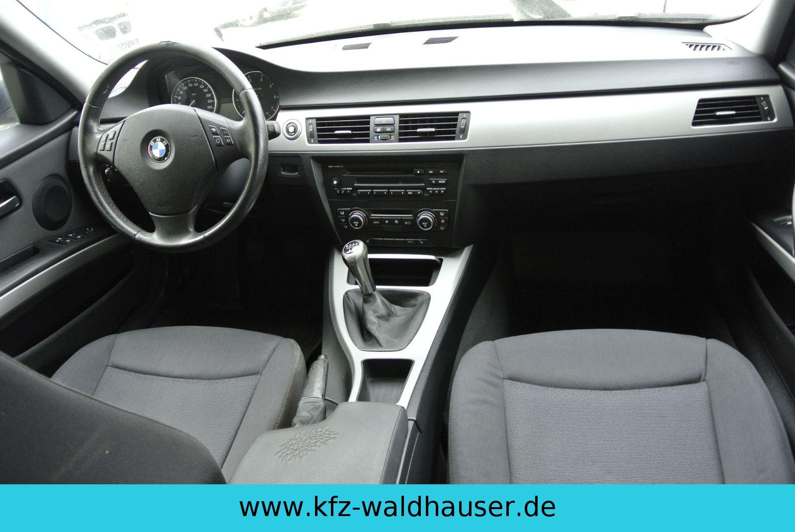 BMW 318 2008 — photo 23