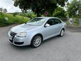 Volkswagen Jetta 1.6 AHK Sitzheizung Zahnriemen Neu - Volkswagen Jetta aus 2008
