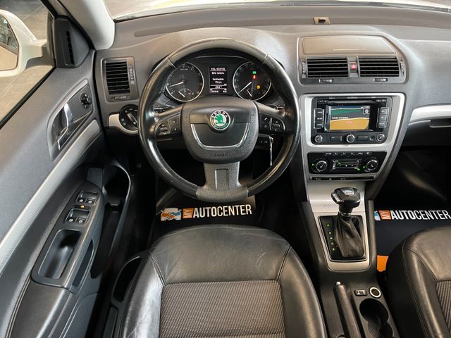 Skoda Octavia Combi Elegance DSG *NAVI*XENON*PDC*