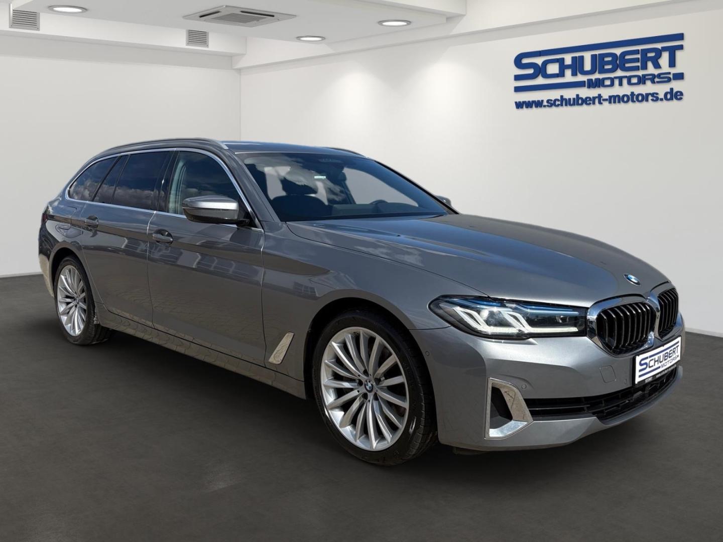 BMW 530 d Touring Luxury Line HuD 360° AHK Laser 4-Z
