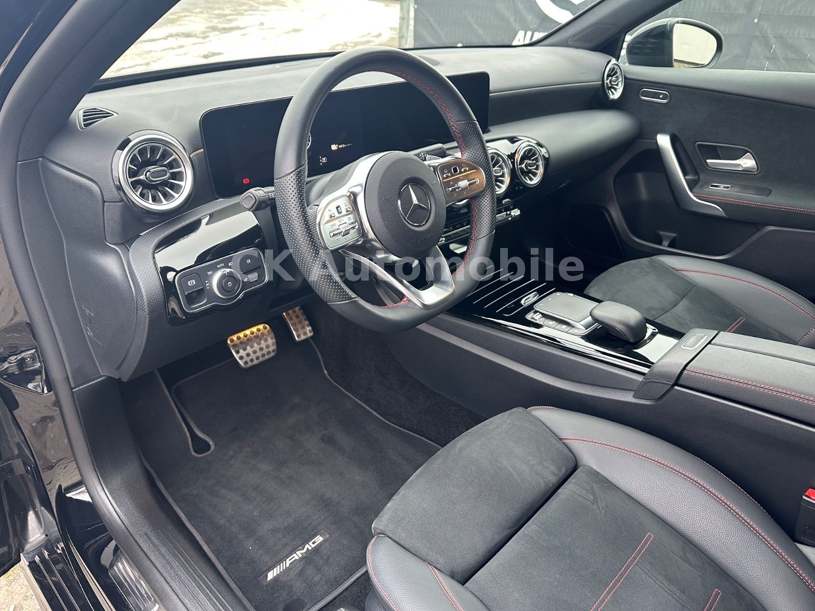 Fahrzeugabbildung Mercedes-Benz A 250e AMG-Line/Night-Paket/Navi/LED/Kamera