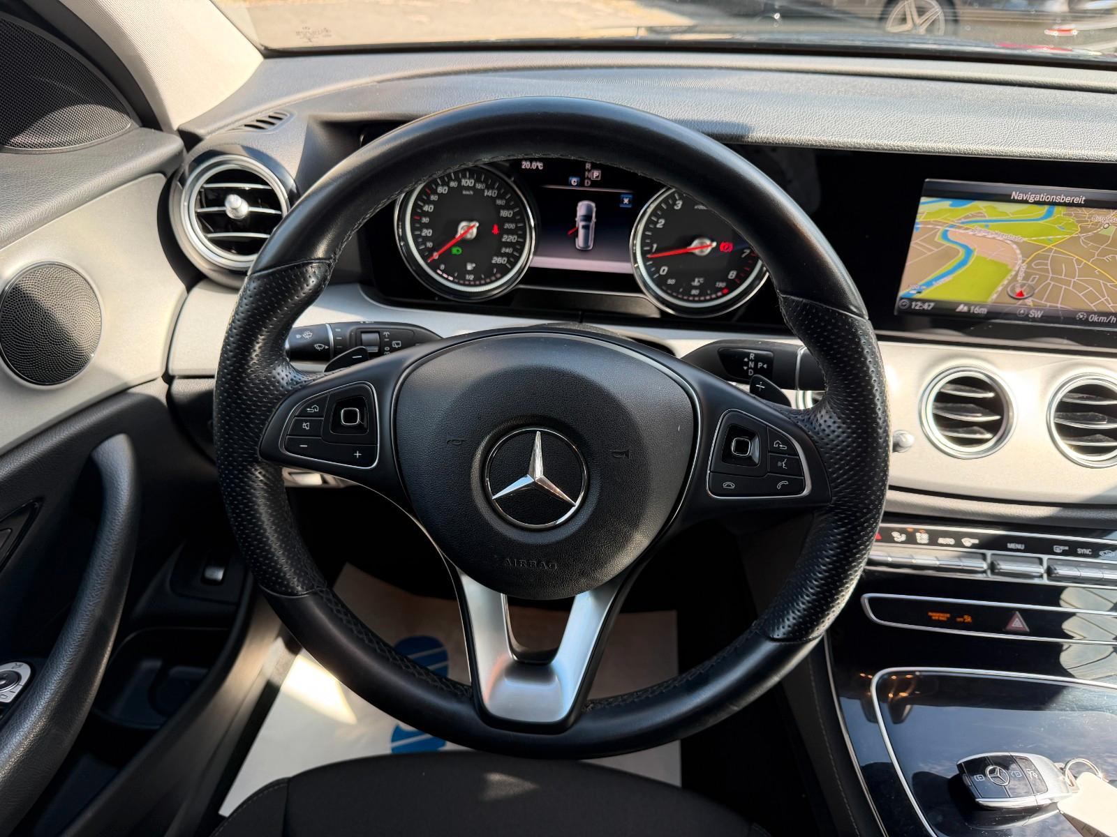 Mercedes-Benz E 200 LED/EL. SITZE/NAVI/KAMERA/LUFTFEDERUNG