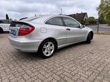 Mercedes-Benz Sportcoupe 2,0 Kompressor 1HD Rentner, Sh-Heft - Mercedes-Benz C 200: Sportcoupe