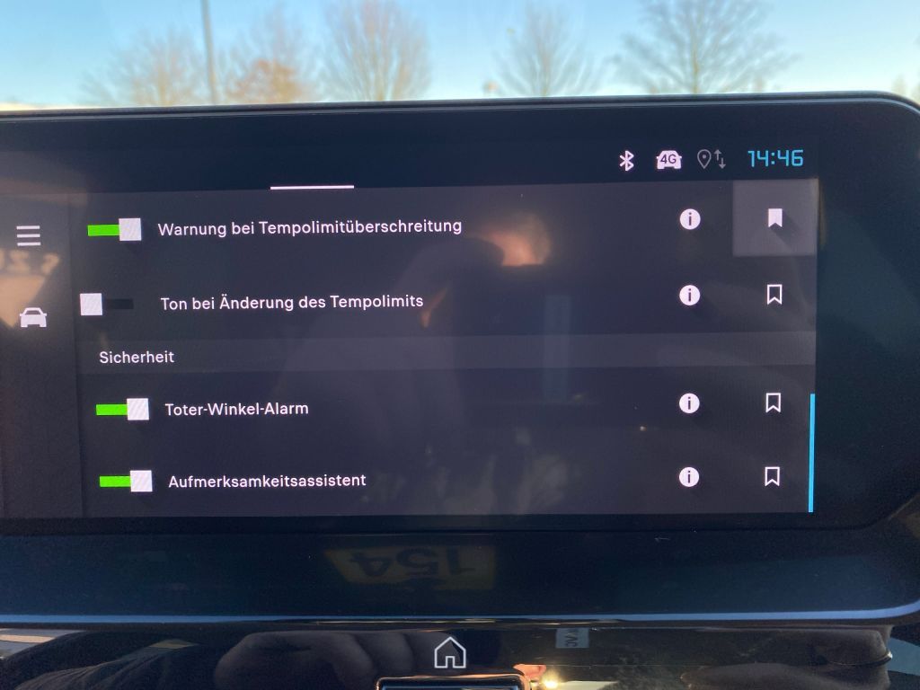 Fahrzeugabbildung Citroën C4 Hybrid 145 Automatik MAX *Winter+Techno-Pak*