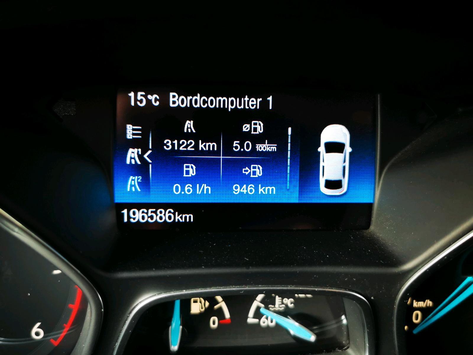Ford Focus 2015 — rear view