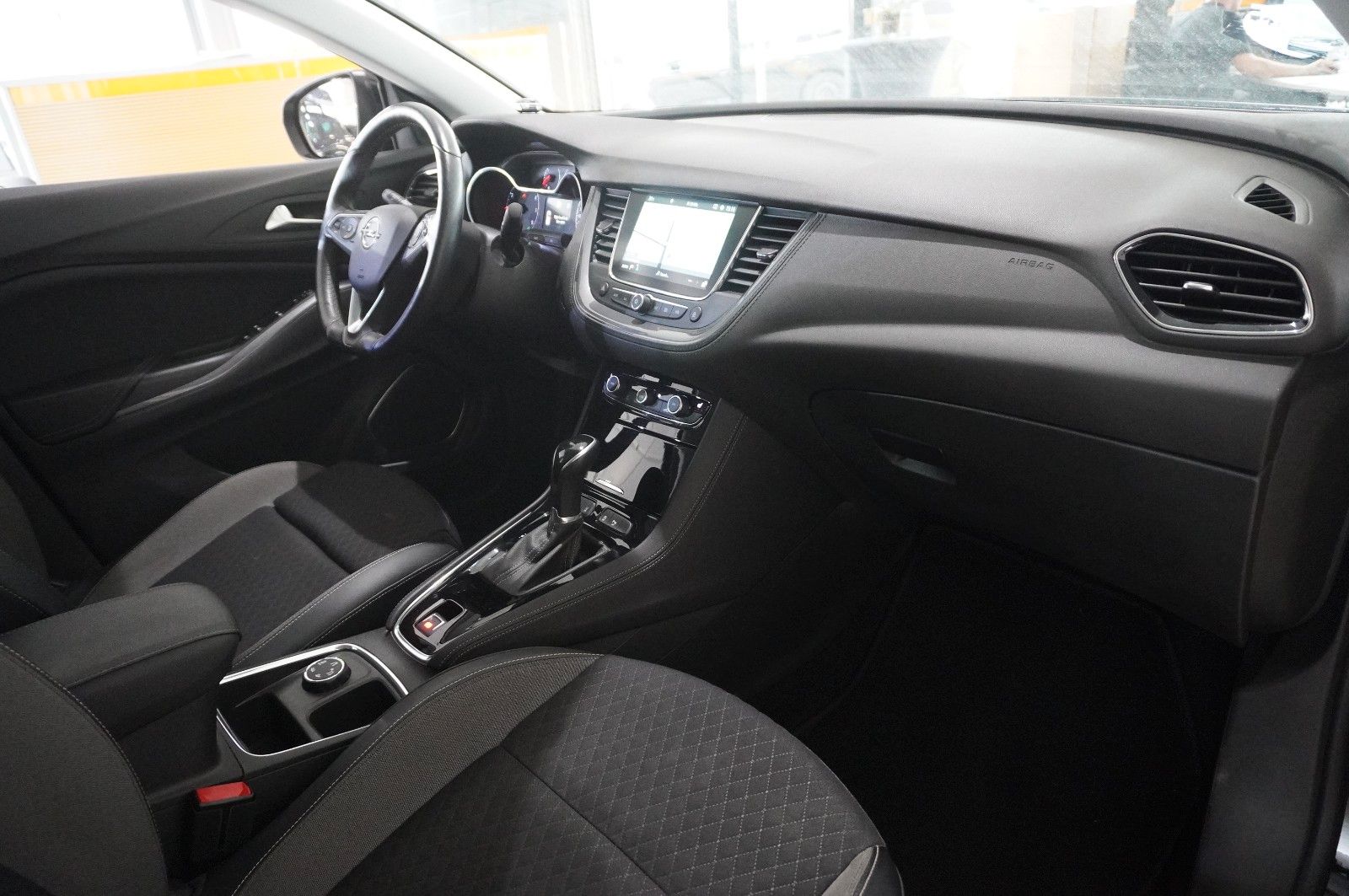 Fahrzeugabbildung Opel Grandland (X) 1.2T INNOV. NAVI/LED/KAMERA/SH/DAB