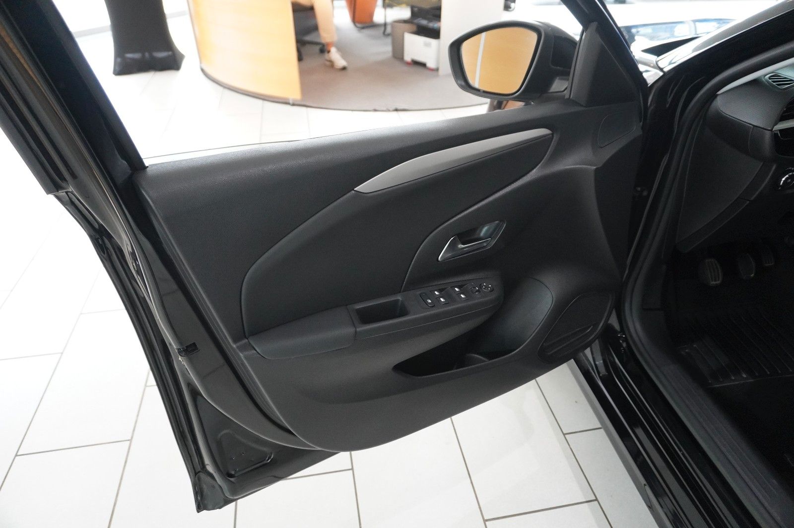 Fahrzeugabbildung Opel Corsa F 1.2 EDITION NAVI/KAMERA/SPORT/LHZ/DAB+