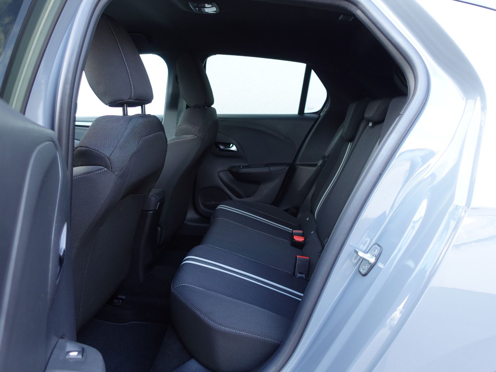 Fahrzeugabbildung Opel Corsa 1.2Turbo GS Line Allwetter,Navi,SHZ,Kamera