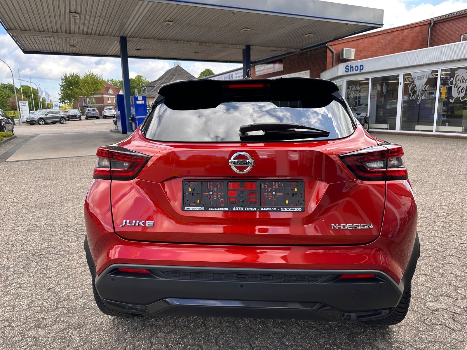 Fahrzeugabbildung Nissan Juke N-Design 1.0 DIG-T DCT Bose/LED/GRA/LM19"