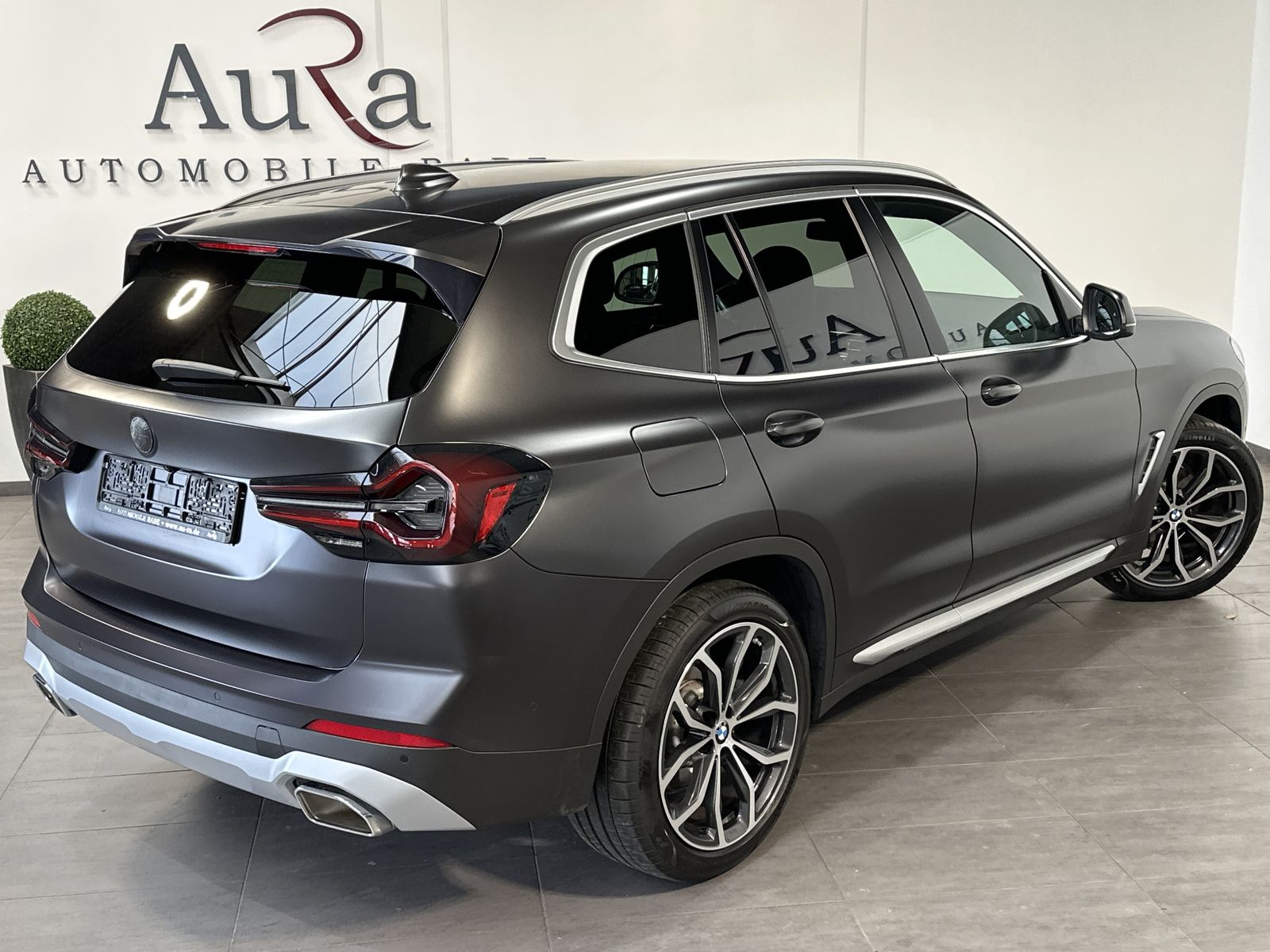 Fahrzeugabbildung BMW X3 xDrive20d NAV+LASER+HEADUP+INDIVIDUAL+20ZOLL
