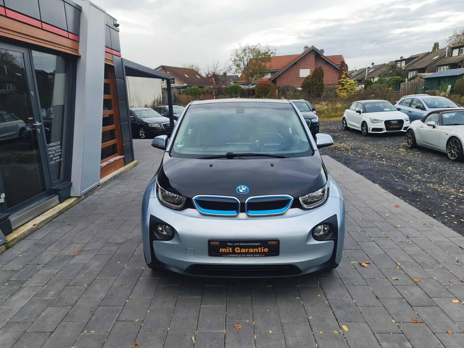 BMW i3 Design Suite/NAVI PROF/KEYLESS GO/PDC/20 ZOLL
