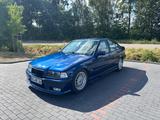 BMW E36 320i Limousine - BMW 320 aus 1996: 320i