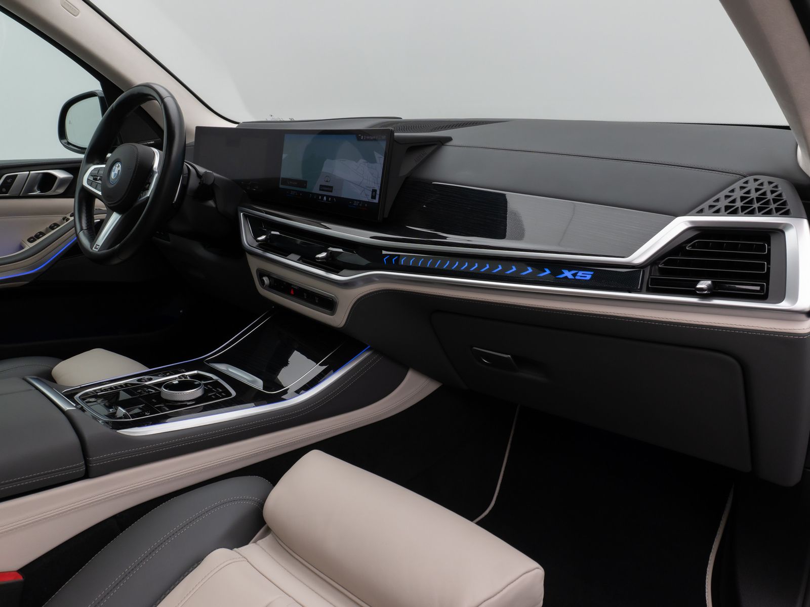 Fahrzeugabbildung BMW X5 xD50e M Sport 360°H/K Panorama Individual 22"