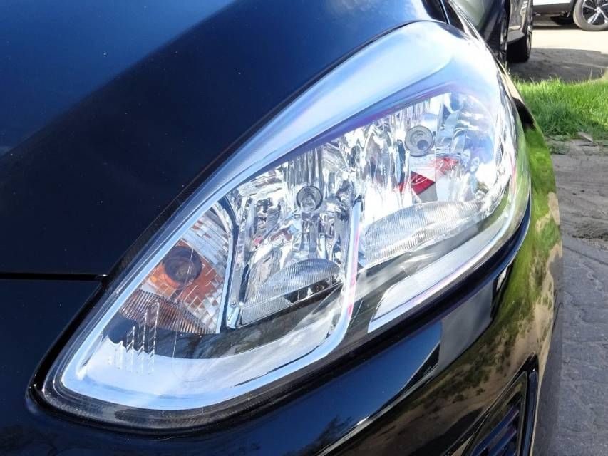 Fahrzeugabbildung Ford Fiesta 1,1 Cool & Connect Sitzheizung/Klima