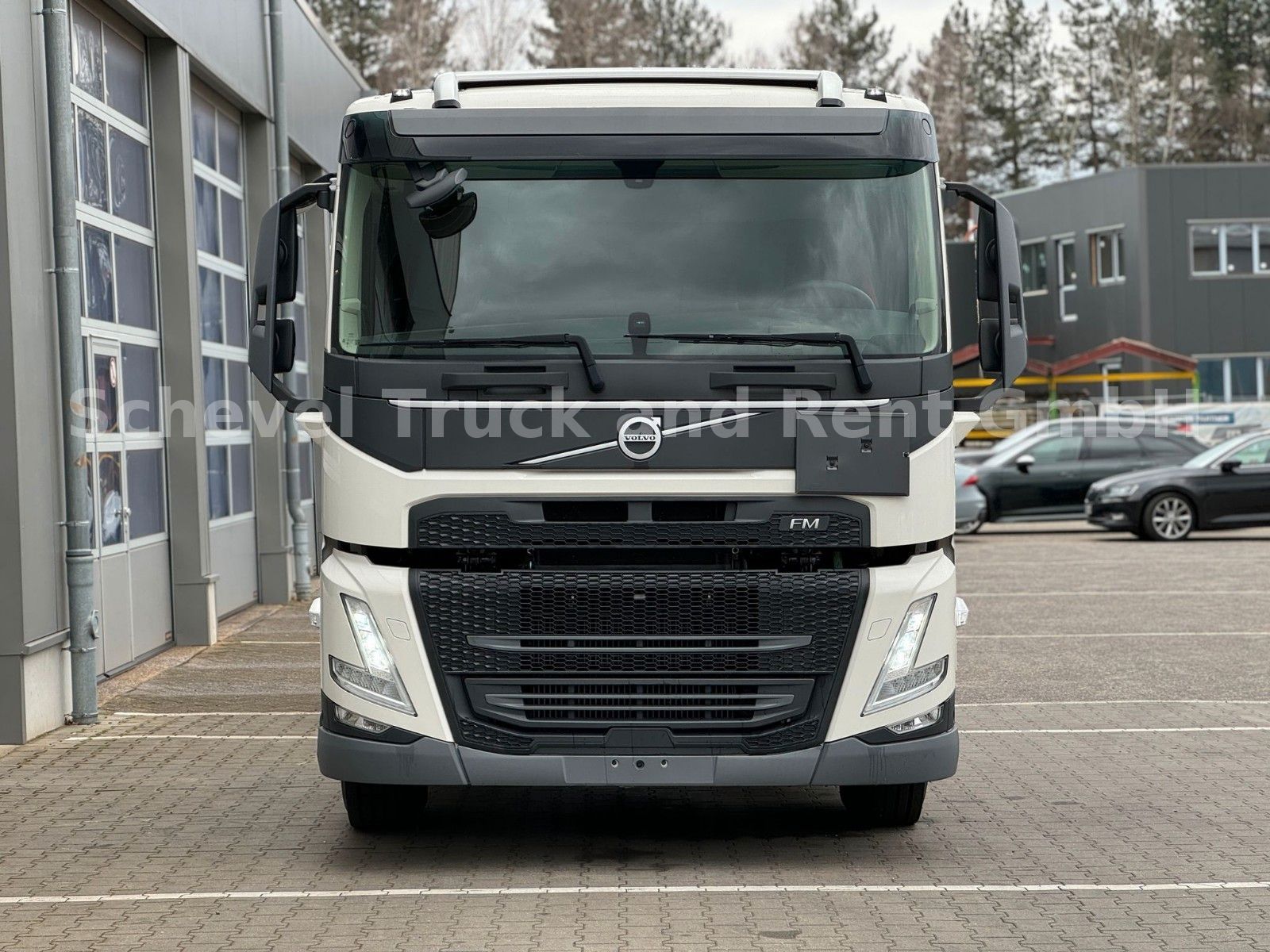 Fahrzeugabbildung Volvo FM 330 6x2 Doppelkabine Fahrgestell ADR