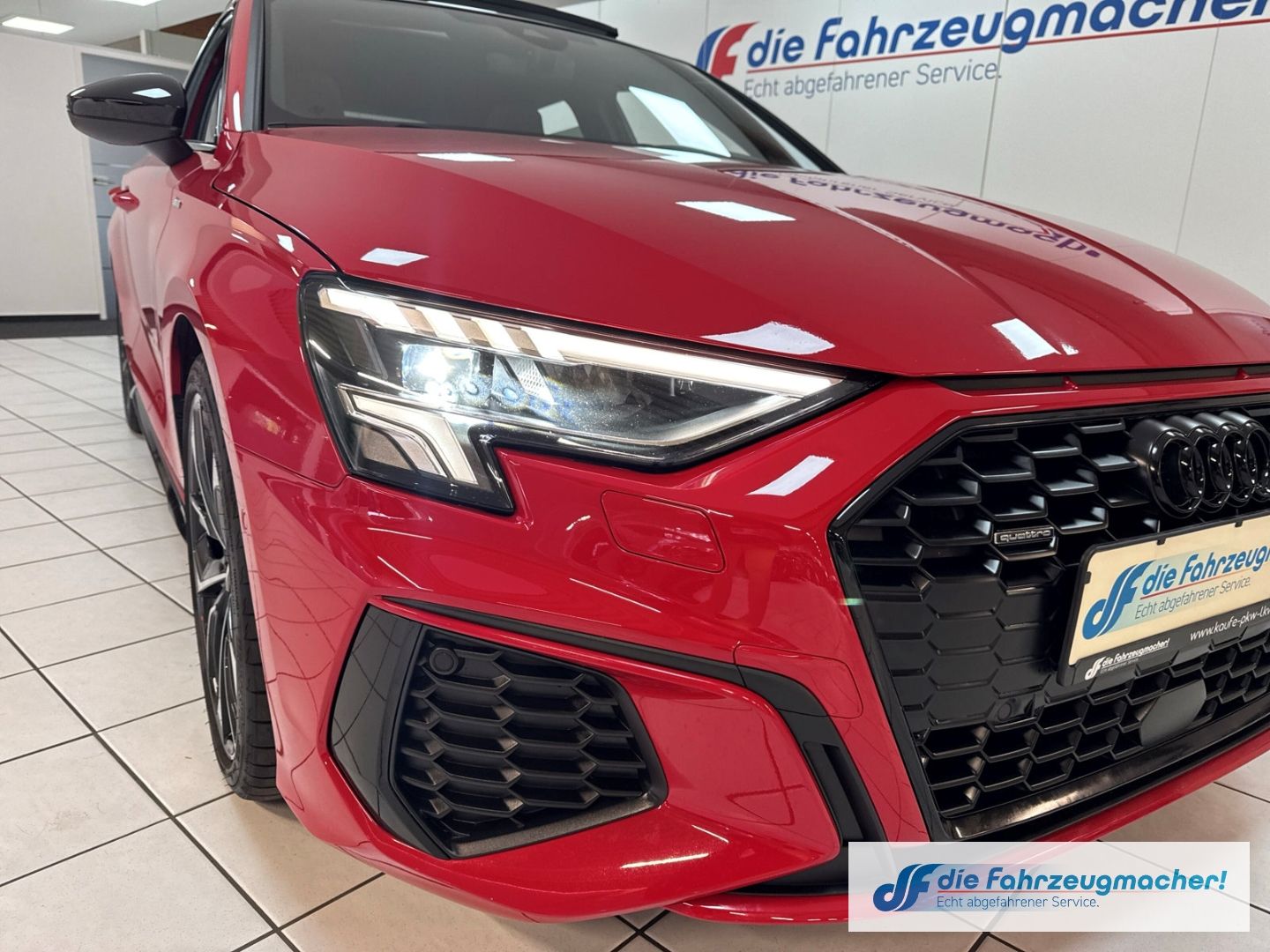 Fahrzeugabbildung Audi A3 Sportback 40 TFSI quattro S line El. Panodach