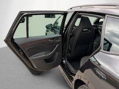 SKODA Kamiq Monte Carlo PANO 18"Ursa TravelAssist VZE SKODA Kamiq Monte Carlo PANO 18"Ursa TravelAssist VZE