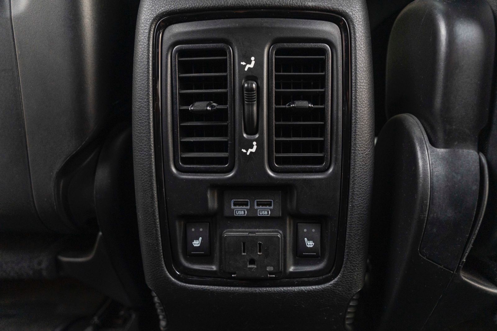 Fahrzeugabbildung Dodge Durango 3,6L GT 4X4 LPG ALPINE KAM CARPLAY AHK