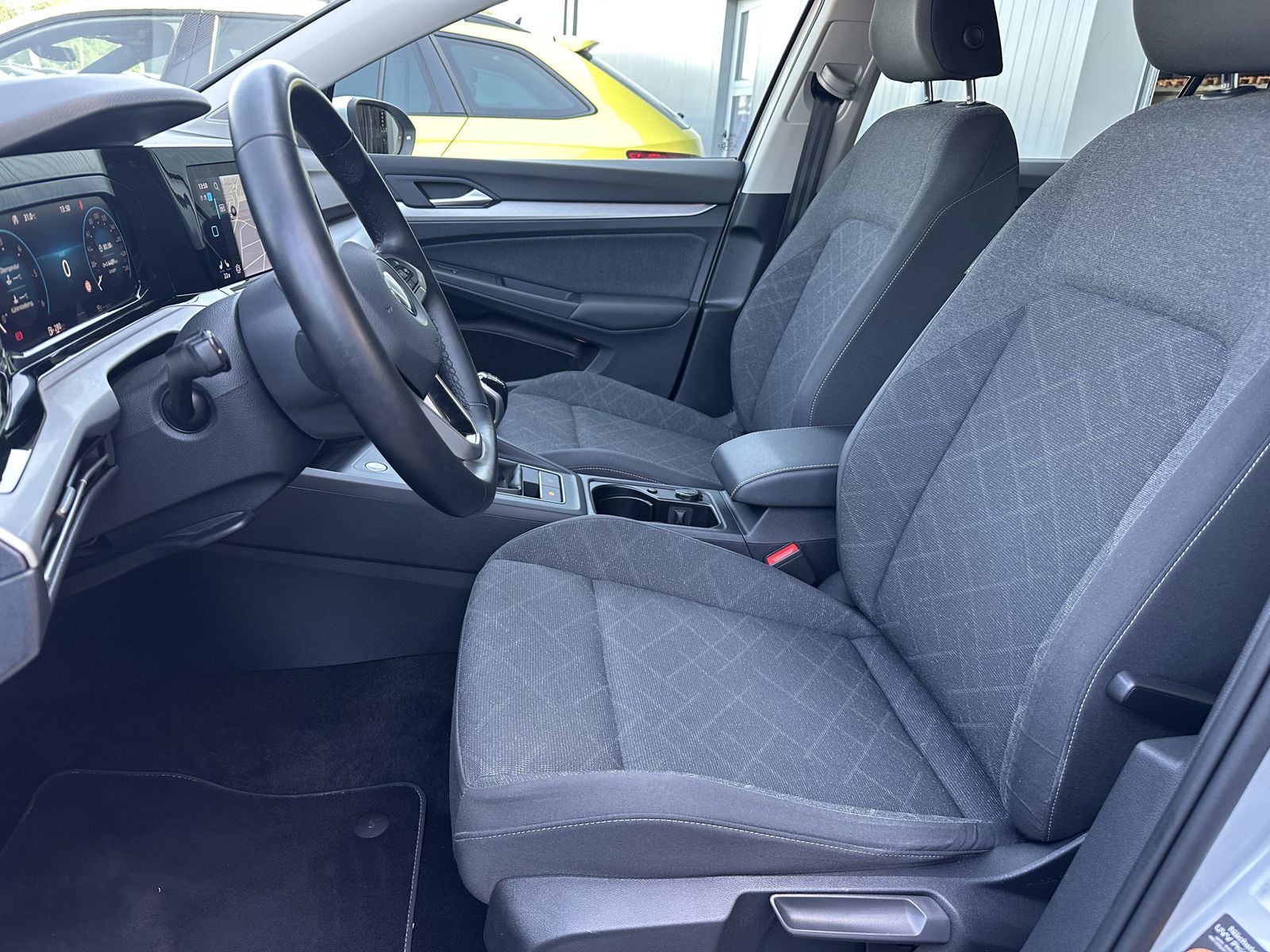 Fahrzeugabbildung Volkswagen Golf Variant 2.0 TDI Life+NAV+LED+ACC+KAMERA+SHZ