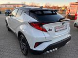 Toyota C-HR 2.0 Hybrid Style Selection - Toyota C-HR: Style