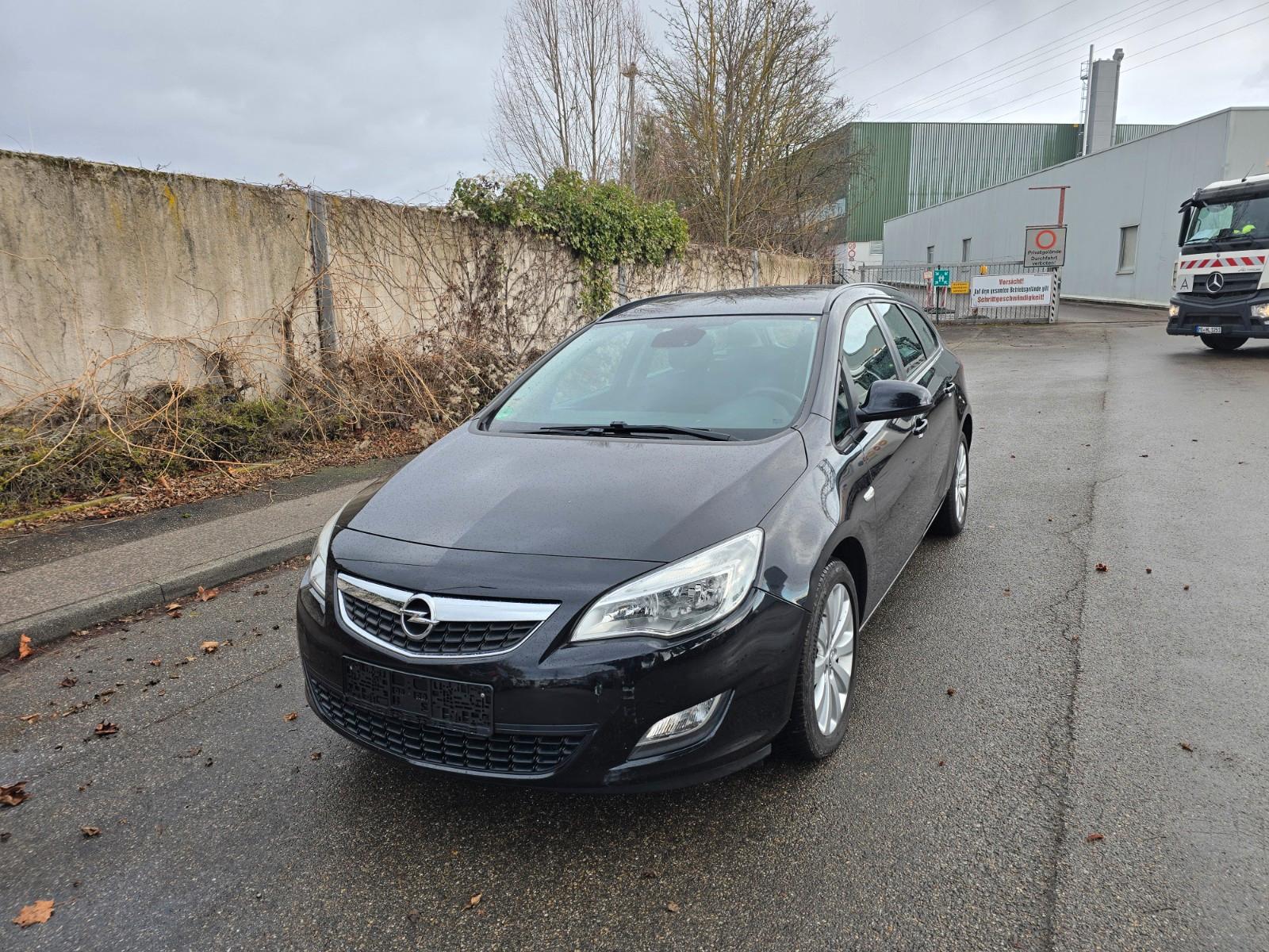 Opel Astra J Sports Tourer Edition TÜV NEU