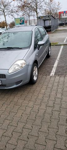 Fiat *FIAT GRANDE PUNTO*  1.4L 8V