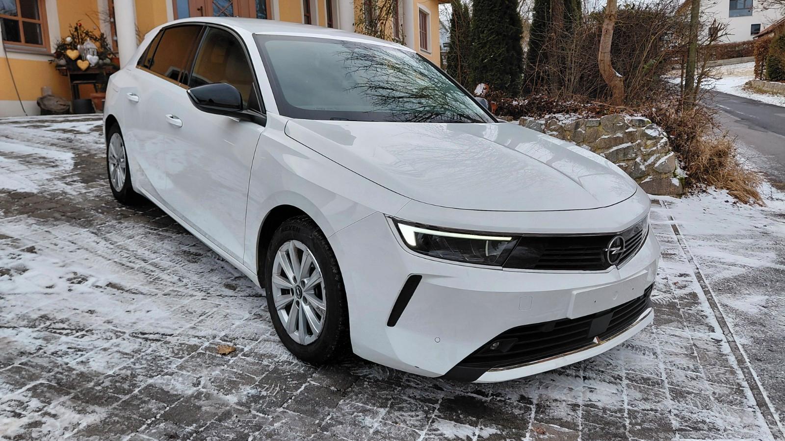 Opel Astra Autom. 1.2 Turbo Elegance, LED, Navi, 360°