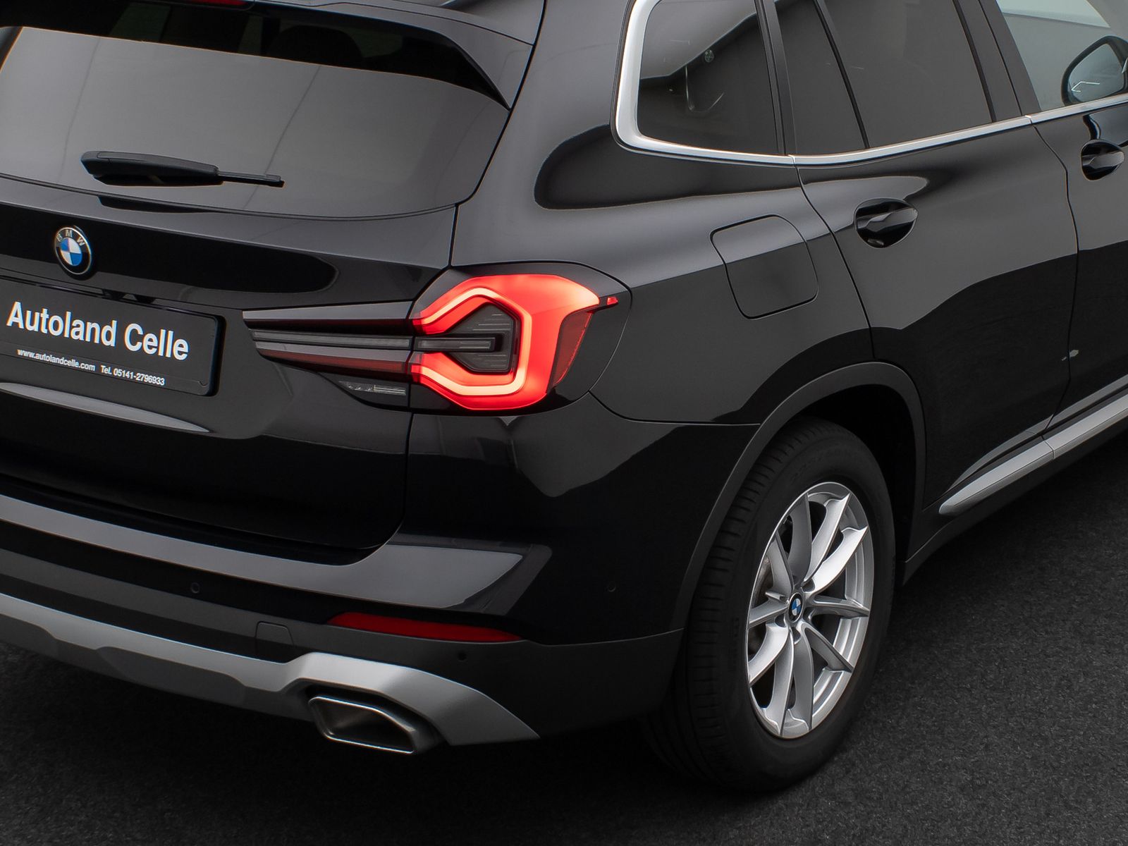Fahrzeugabbildung BMW X3 xD20d  Kamera DAB HiFi Lnkrhzg Komfort Sport