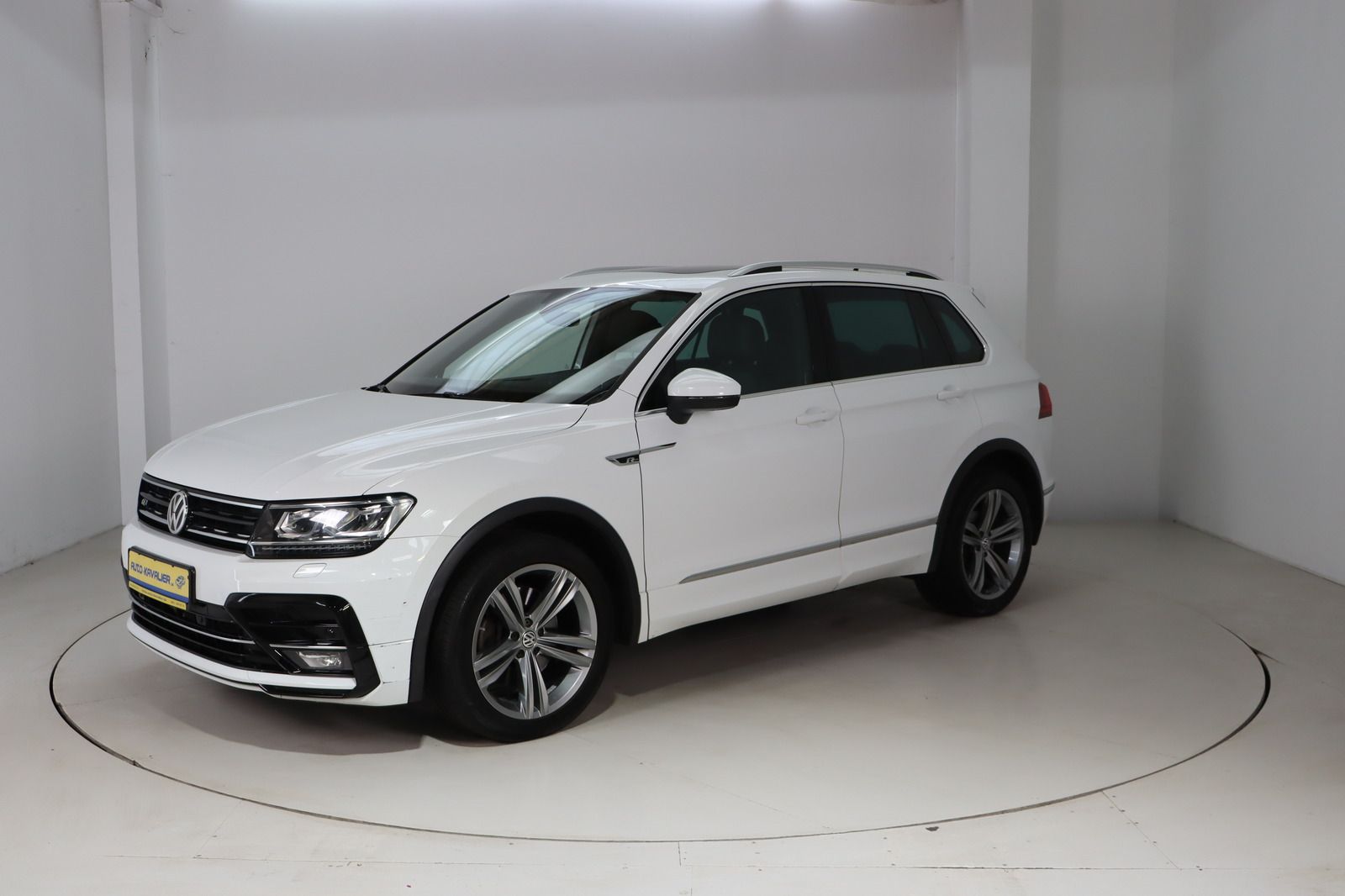 Fahrzeugabbildung Volkswagen Tiguan 2.0 TSI 4 Motion R-line Highline * Pano *