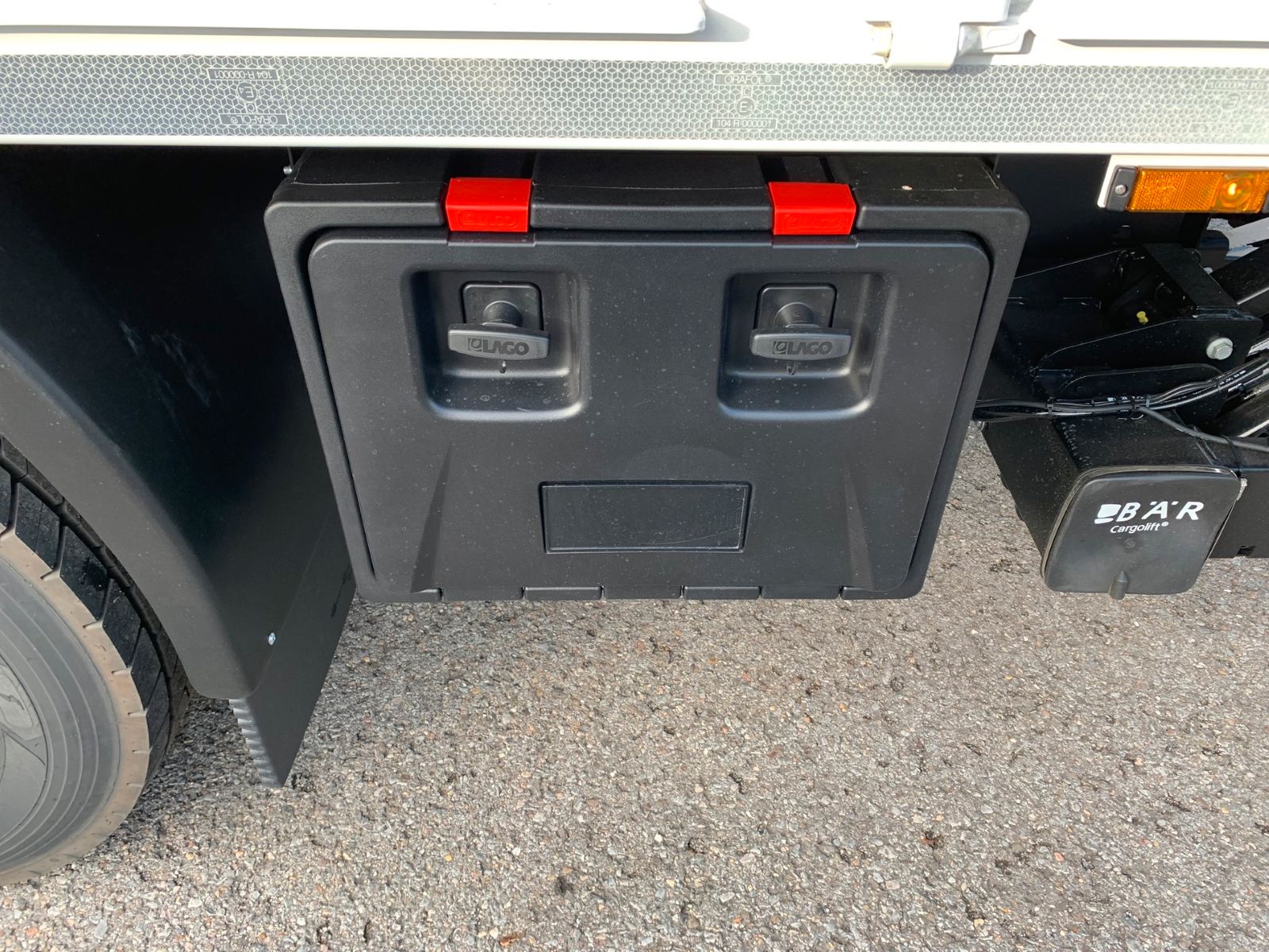 Fahrzeugabbildung DAF FA XD 370 zikun Swing-Board-Aufbau