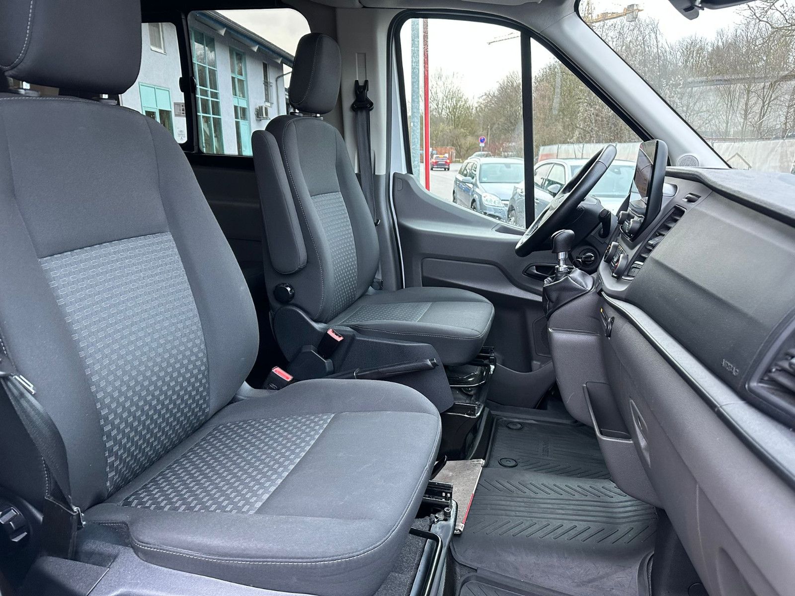 Fahrzeugabbildung Ford Transit 460 L4H3 Bus  * 17-Sitzer*KAMERA*ACC*SPU