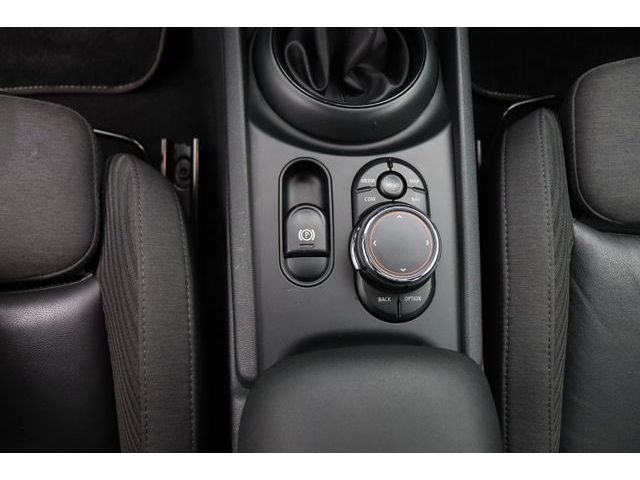 Fahrzeugabbildung MINI Cooper Clubman 1.5