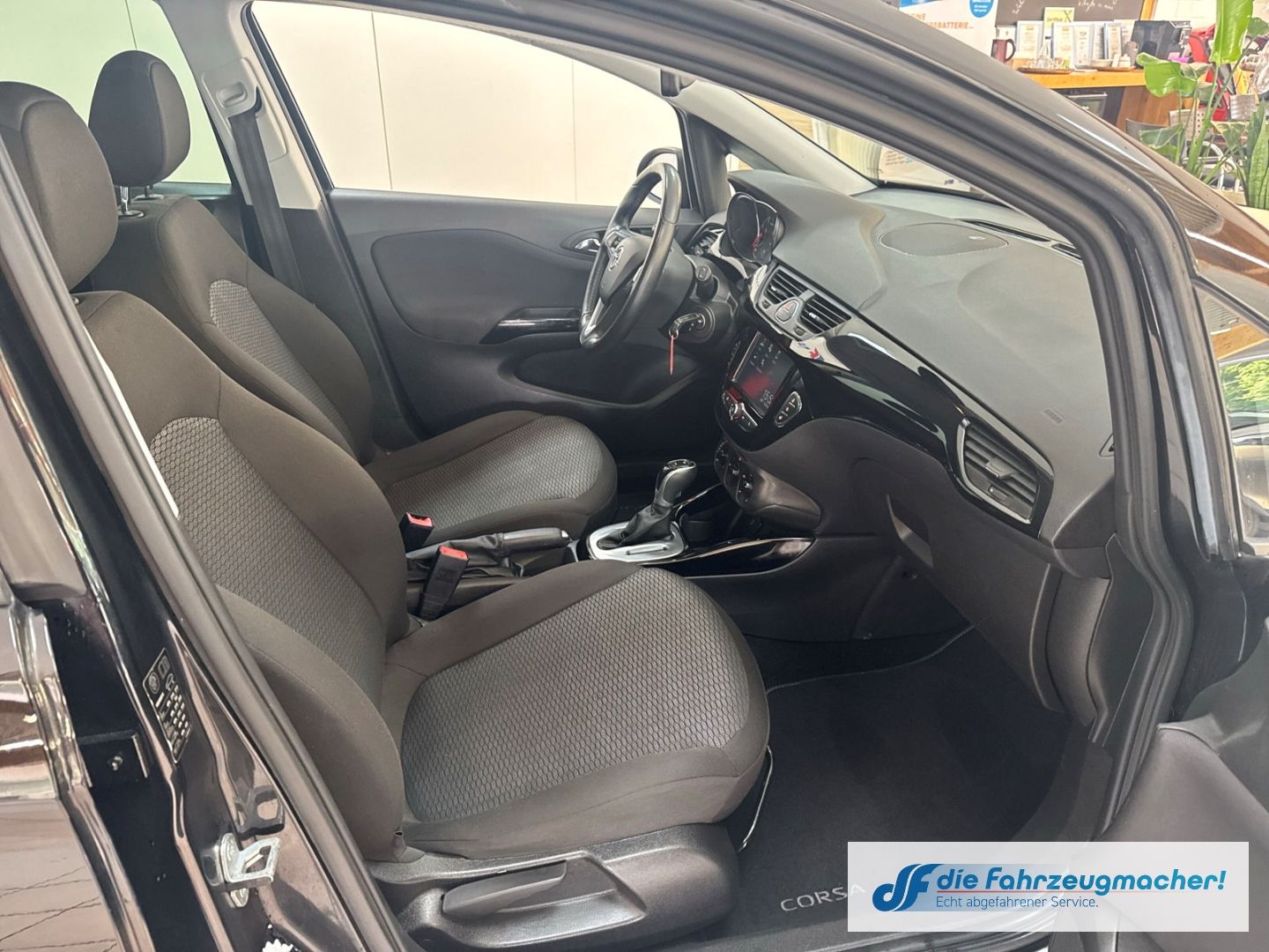 Fahrzeugabbildung Opel Corsa E Active Apple CarPlay Android Auto SHZ Le