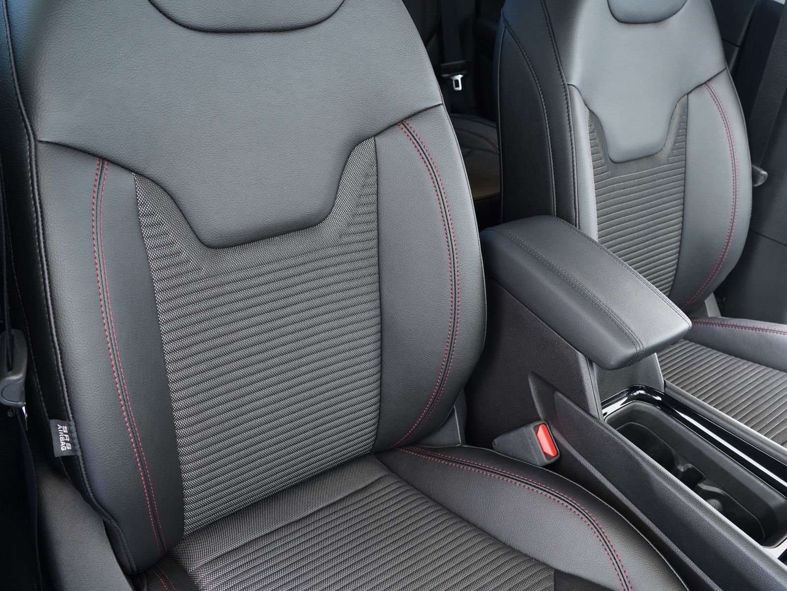 Fahrzeugabbildung Jeep Compass 1.5 MultiAir Mild Hybrid BLACK/KAMERA