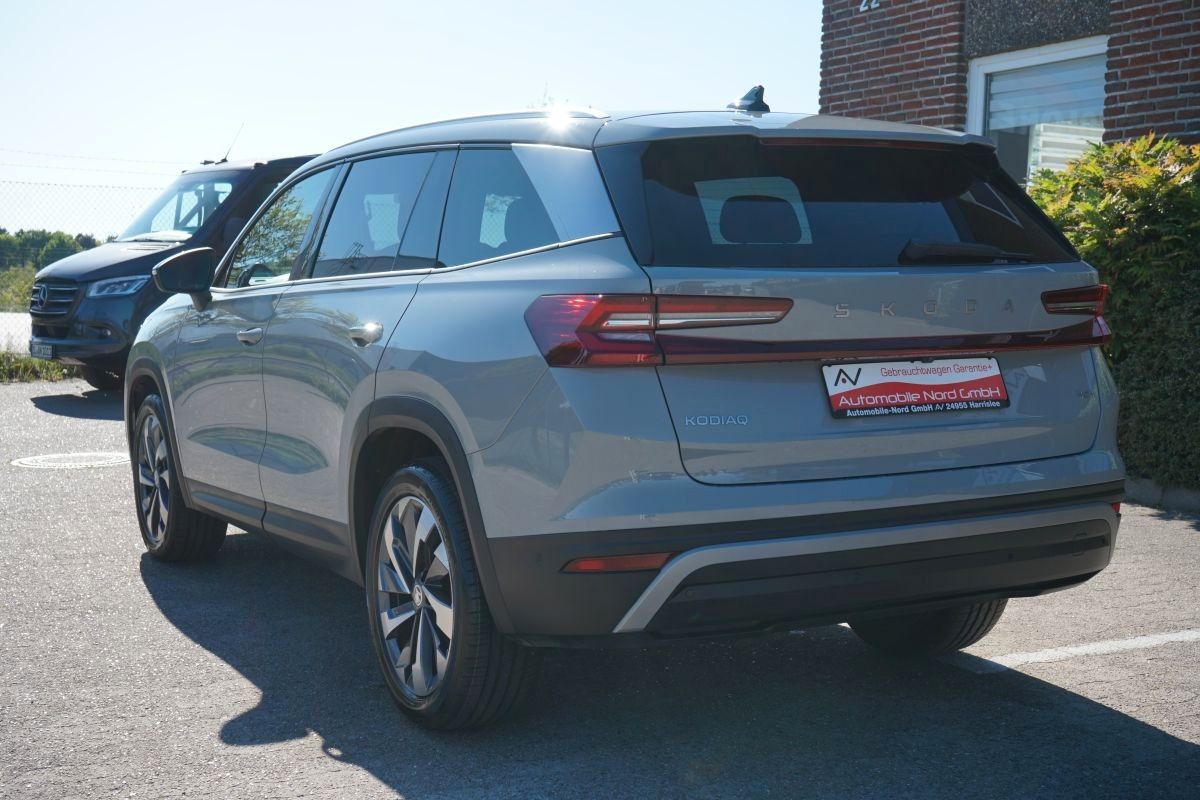 Fahrzeugabbildung SKODA Kodiaq 2.0 TDI 190 PS 4x4 Sport*Head Up*7 Sitzer