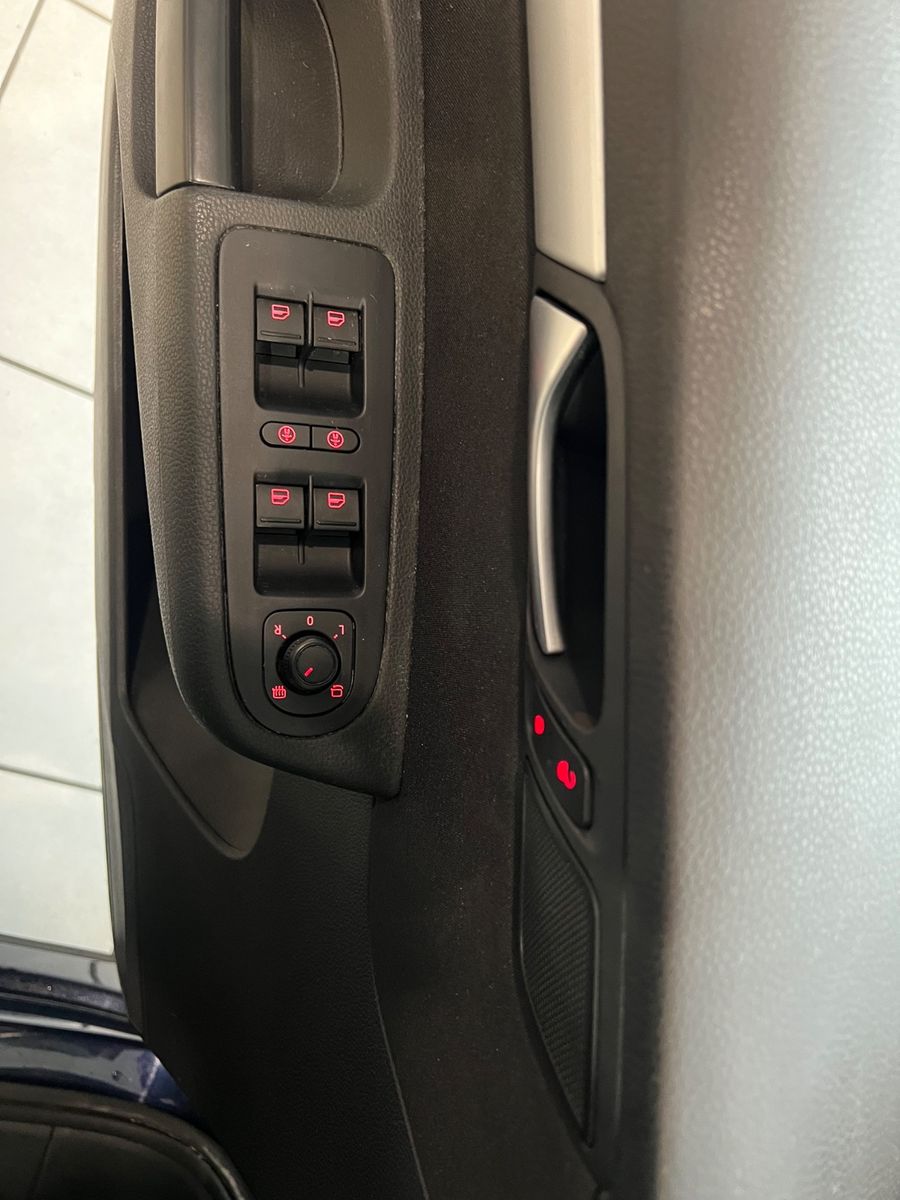 Fahrzeugabbildung Volkswagen Sharan 2.0 TDI Comfortline * PANO* R.KAMERA *AHK