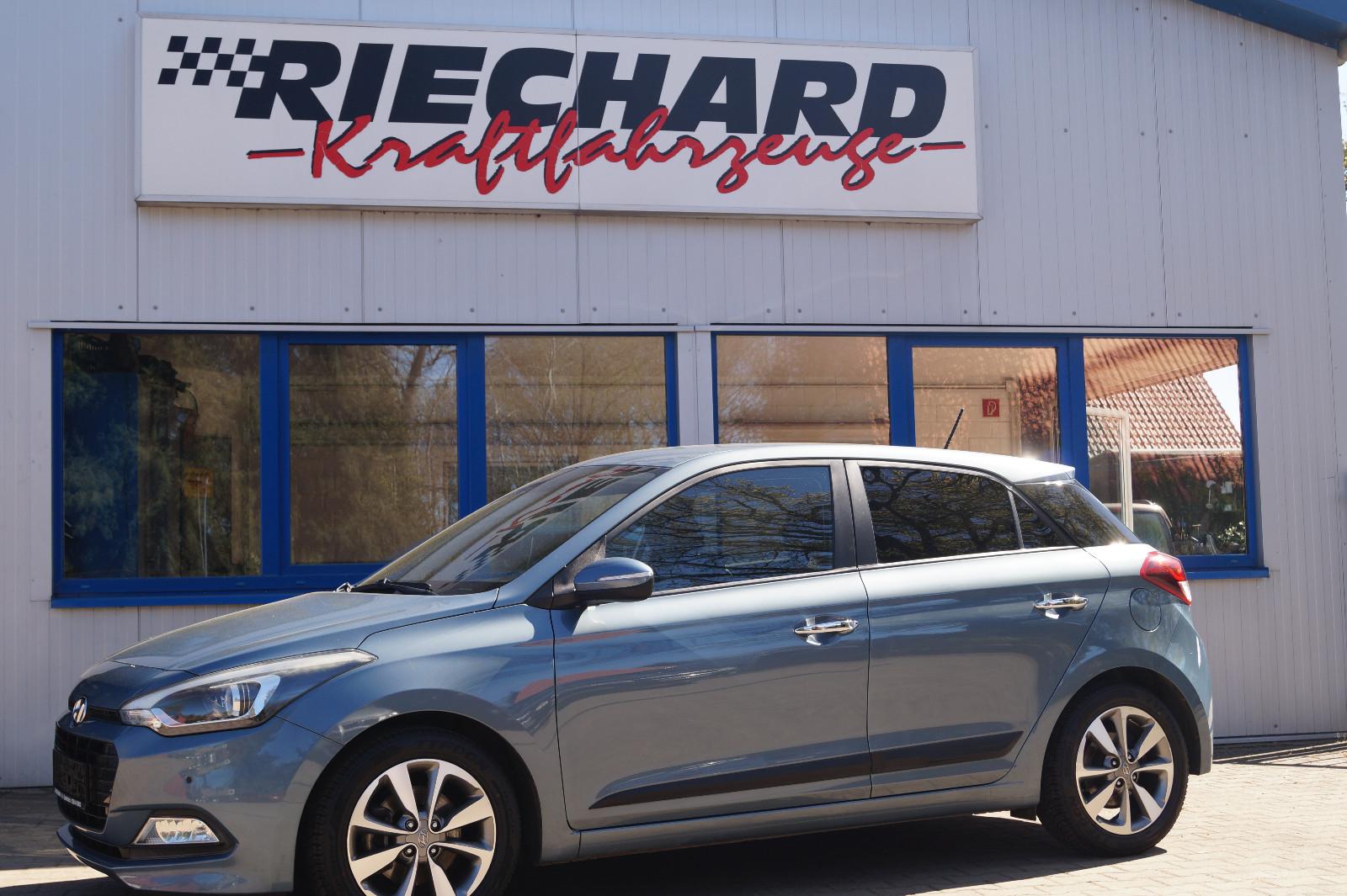 Hyundai i20 blue Style