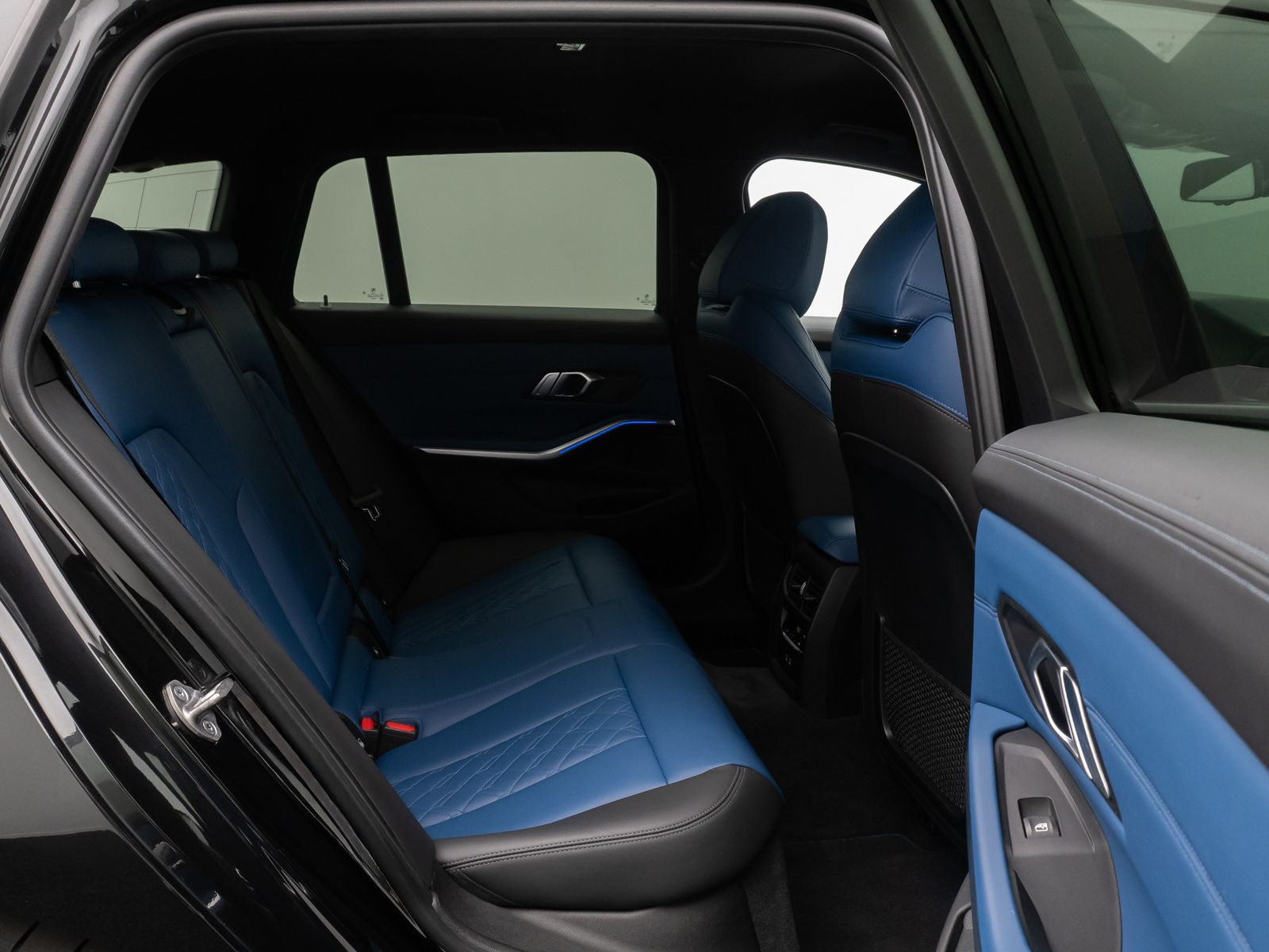 Fahrzeugabbildung BMW 320d xD M Sport DAB Laser Standhz 360°Individuai