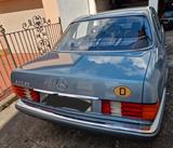 Mercedes-Benz 300 - Mercedes-Benz 300 mit Benzin-Antrieb: Schiebedach