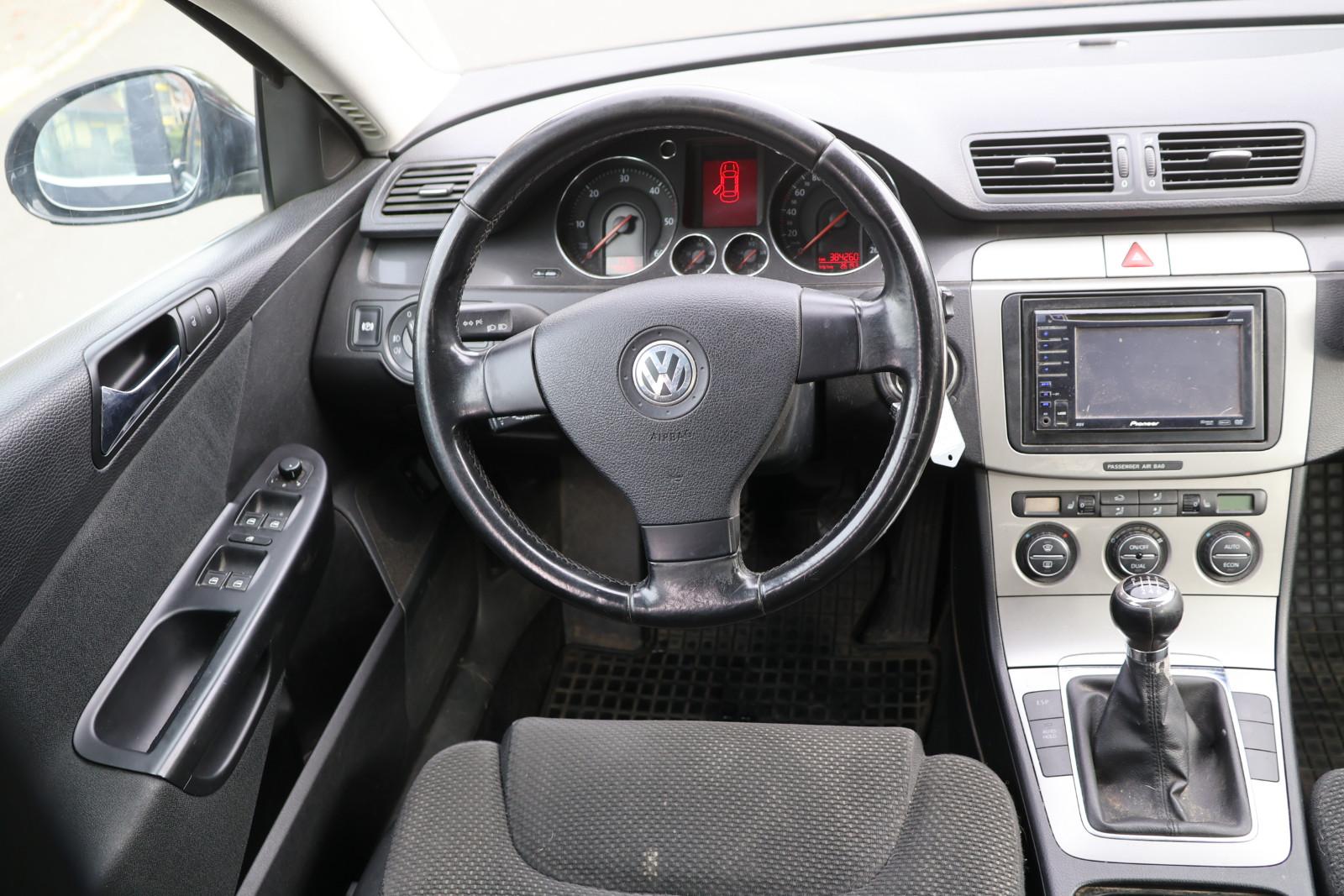 Volkswagen Passat 2006 — engine 1.968 cm³, 140 HP (103kW)