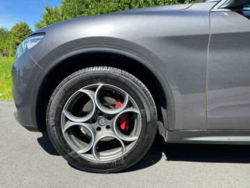 Alfa-Romeo Stelvio - 9