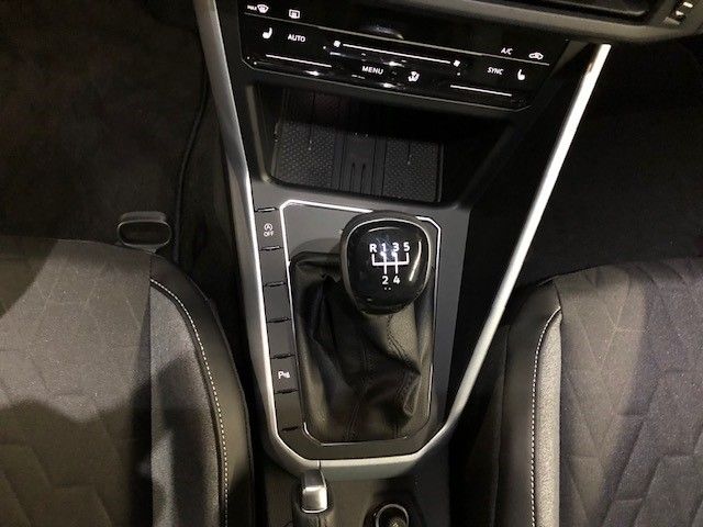 Fahrzeugabbildung Volkswagen Taigo Energy Energy 1.0 TSI AHK-abnehmbar Navi D