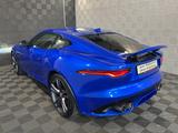 Jaguar F-Type Coupe R AWD*R PERF*SP.AGA-LED-R.KAM-MEMO - Jaguar F-Type mit Benzin-Antrieb: Coupe